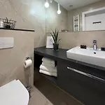 아파트 Baltic Infinity 413 - & Pool Access 미엥지즈드로예