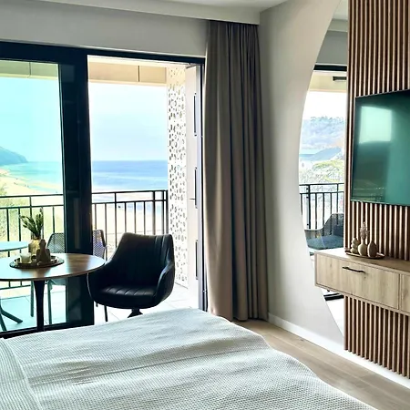 Baltic Infinity 413 - & Pool Access Apartment *